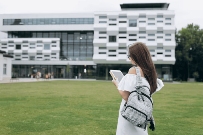 Entrada a la Universidad